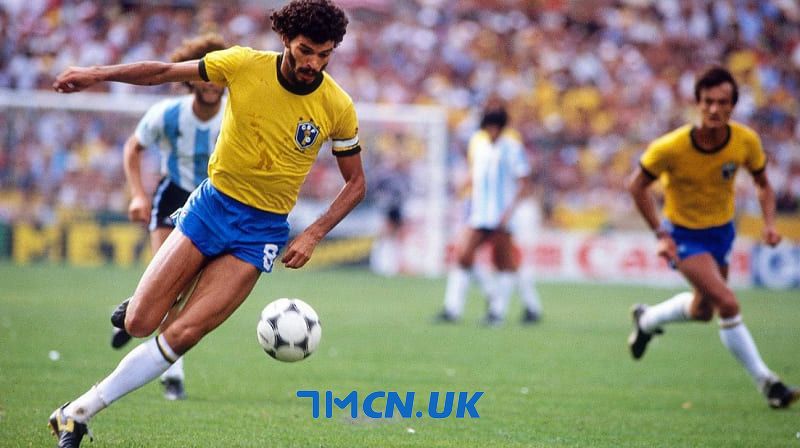  Cầu thủ Socrates đã có nhiều lần tham gia thi đấu quốc tế cho đội tuyển Brazil