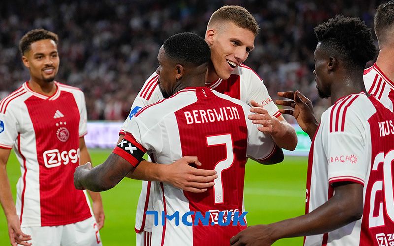 Ajax đang quá vượt trội so với đội khách